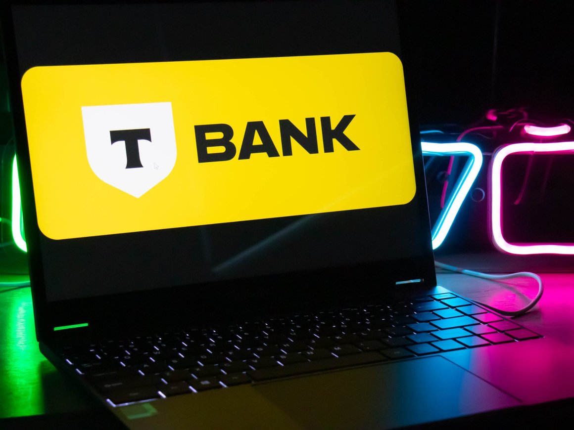 Часть кредитов наличными из «Т-Банка» переведут в «Уралсиб»