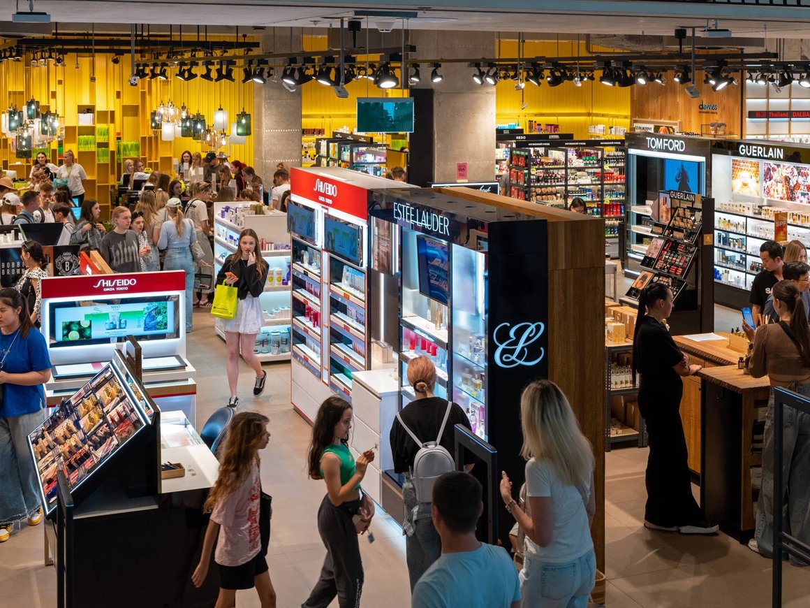 «Золотое яблоко» впервые обошло по выручке «Лэтуаль» и «Подружку»