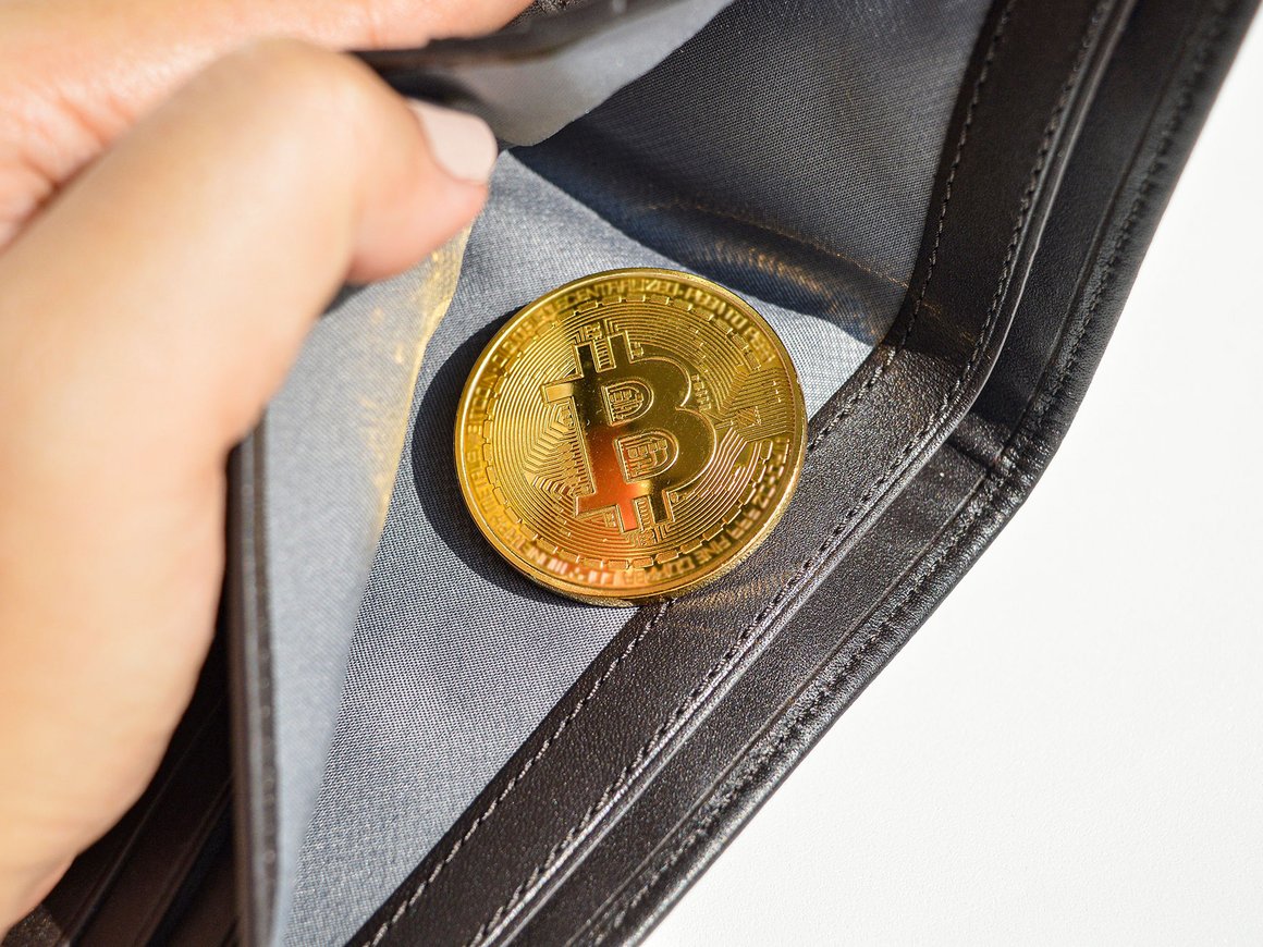 Ставка на юань: китайские гиганты JD.com и Ant Group хотят вытеснить доллар из крипторасчетов