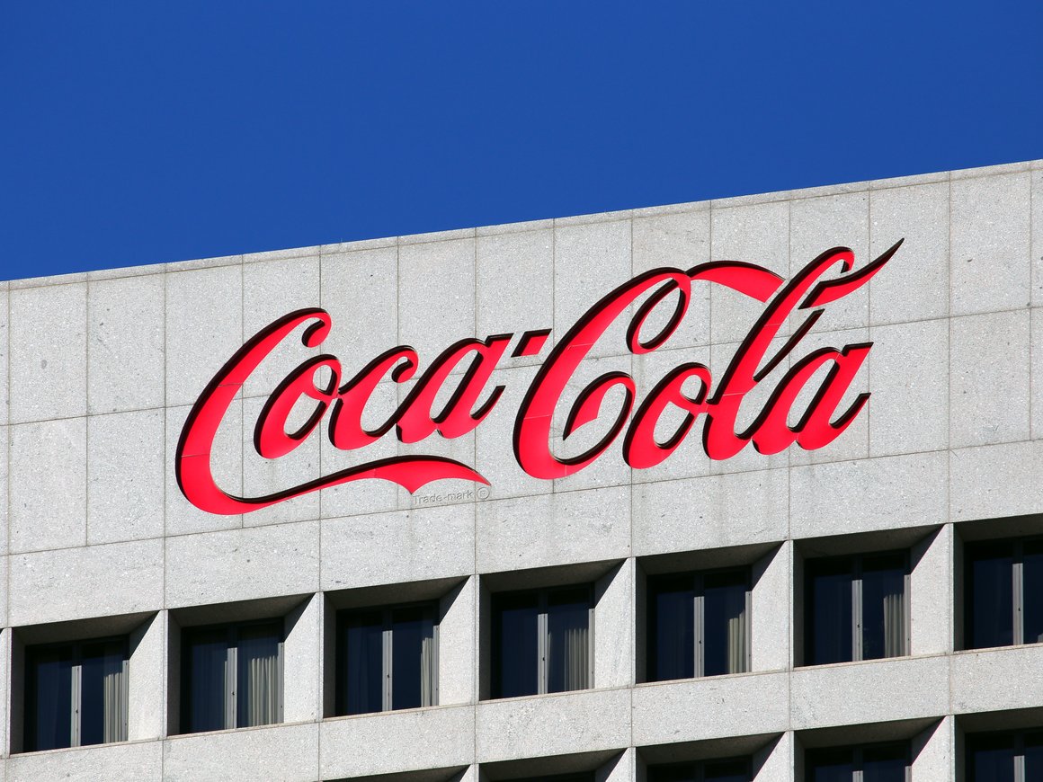 Суд удовлетворил требование The Coca-Cola Company по охране знака Fantola