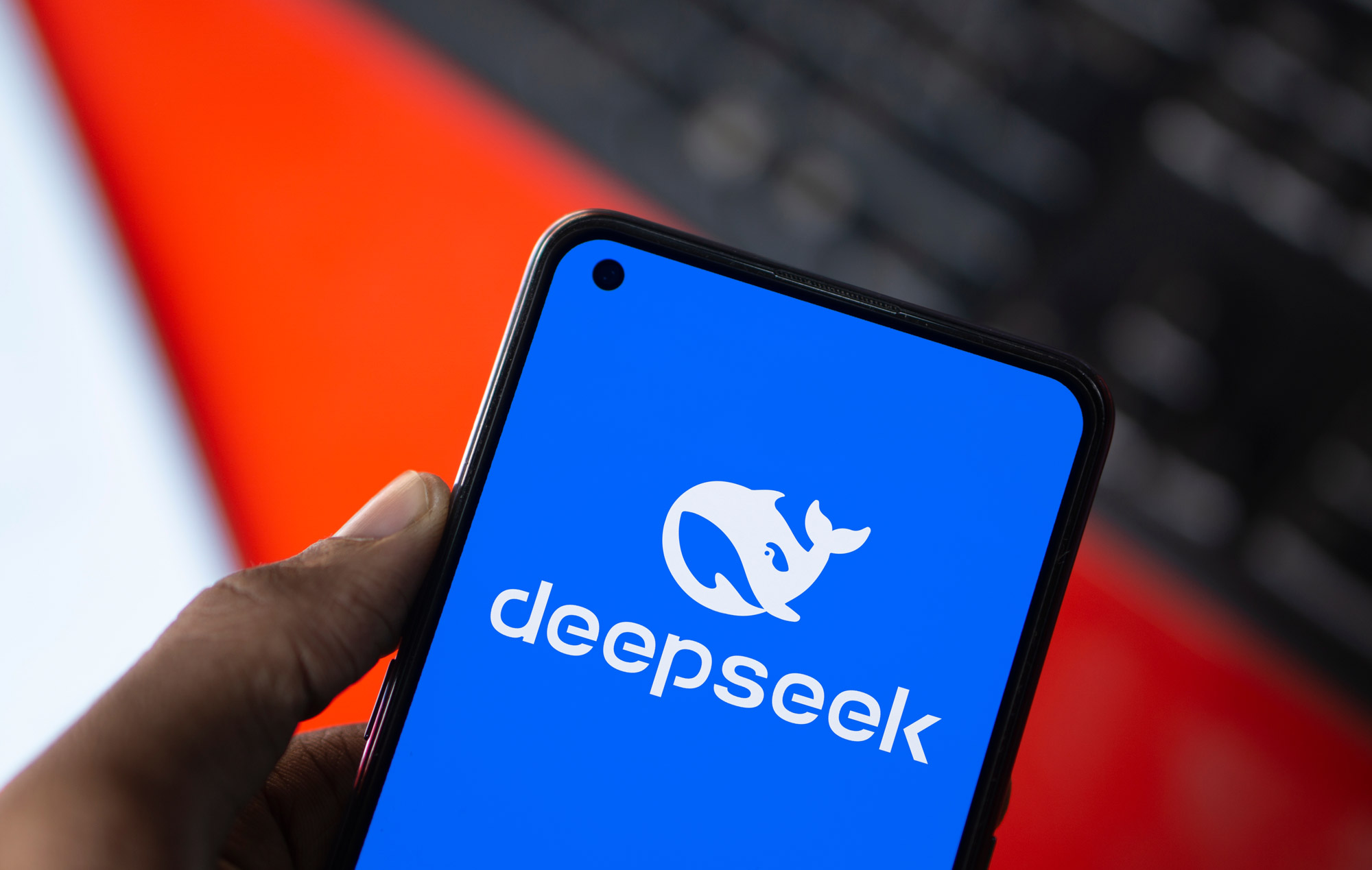 Пользователи сообщили о массовом сбое в работе китайской нейросети DeepSeek 27 января