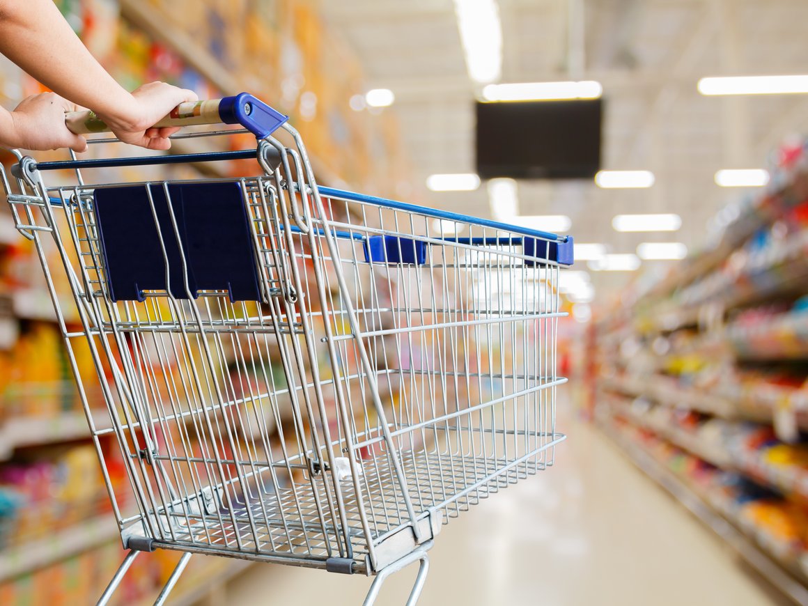 Санкции откатили оборот розничной торговли в России на более чем 10 лет назад — Bloomberg