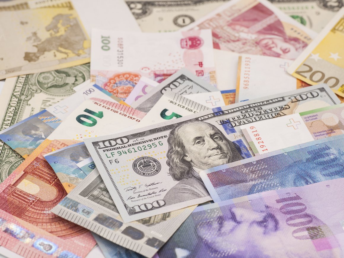 Минфин впервые с начала года начнет покупать валюту