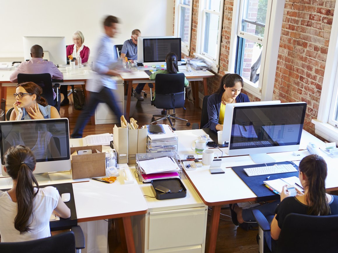 Российские компании начали переходить на четырехдневку для экономии денег