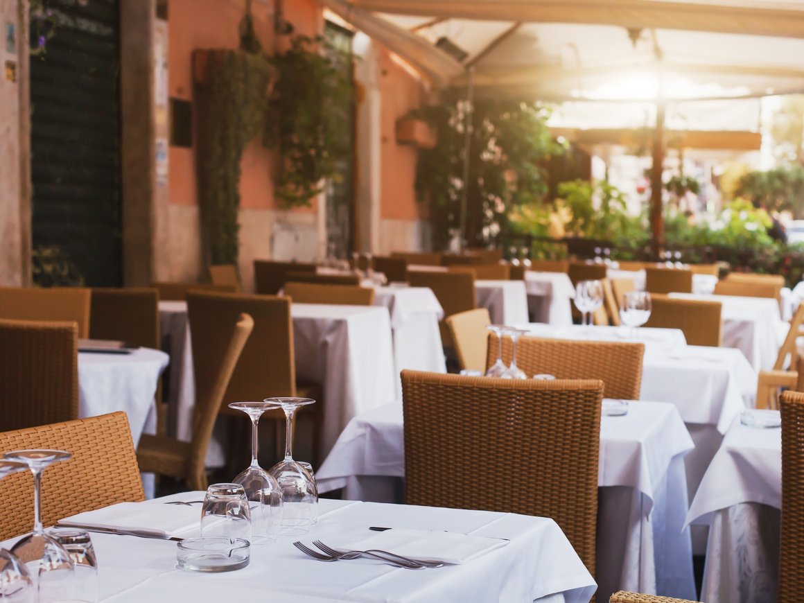 Собянин разрешил летним верандам работать зимой