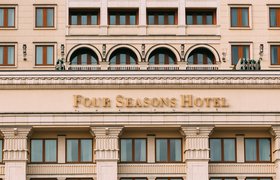 Four Seasons приостановила управление отелями в Москве и Санкт-Петербурге