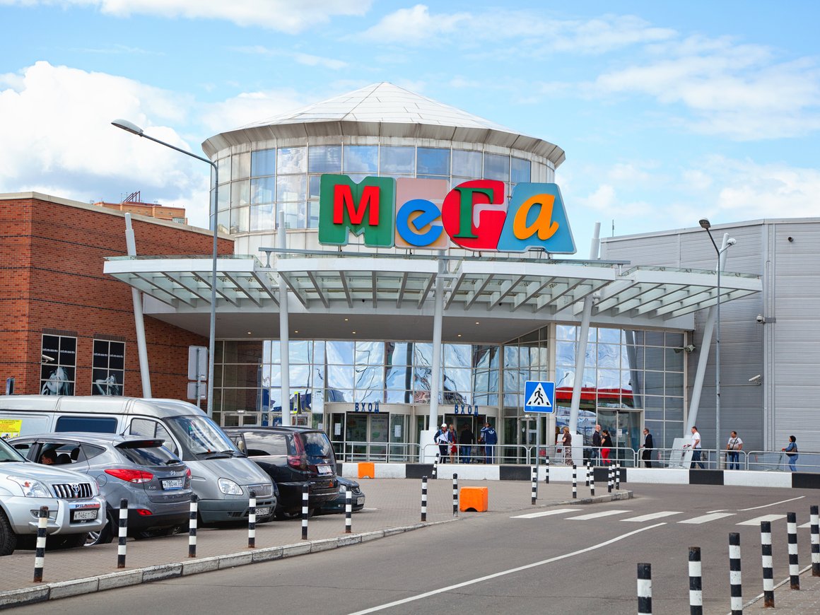 Новым владельцем торговых центров «Мега» в России стал «Газпромбанк»