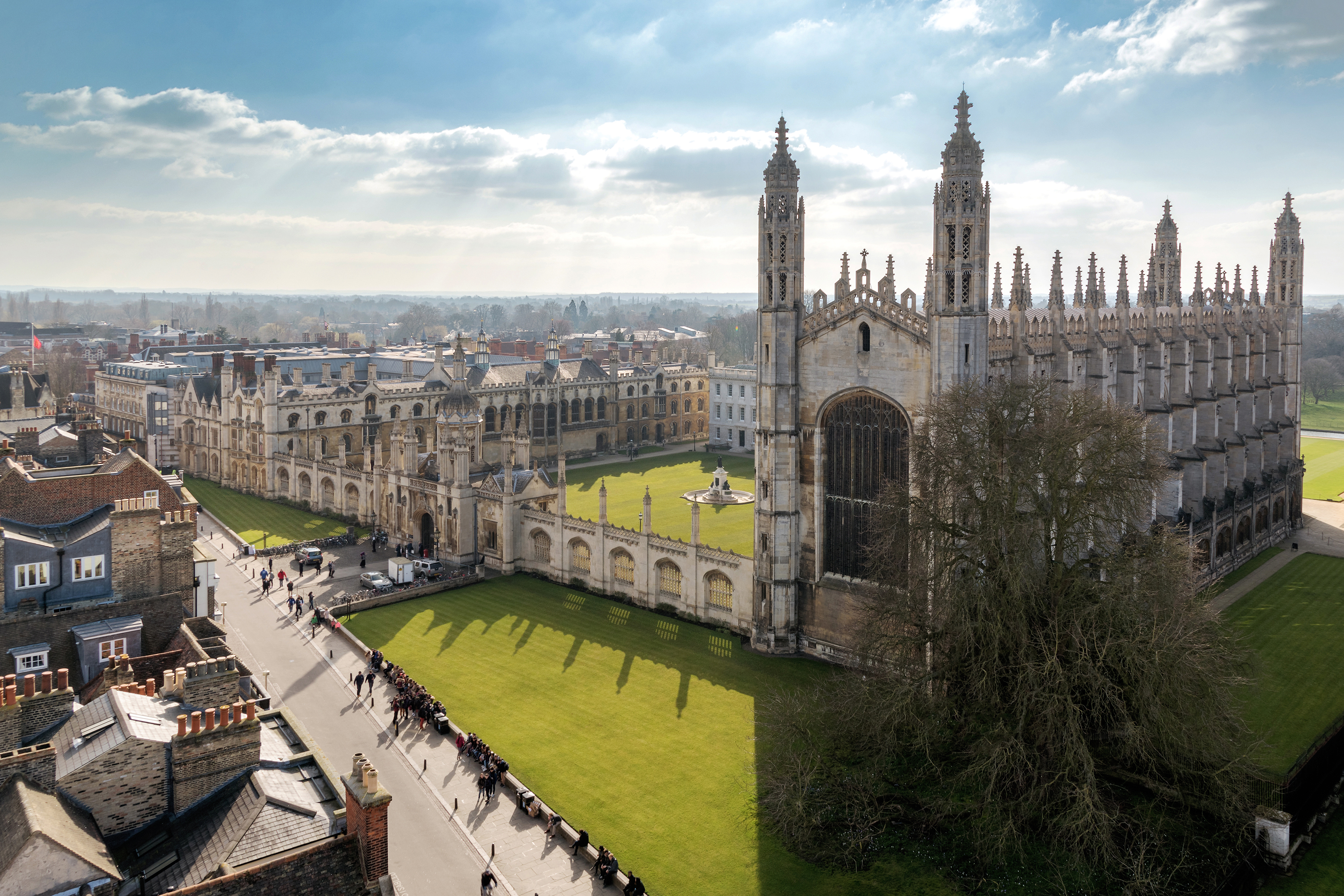 Университеты англии самые. Университеты Оксфорда и Кембриджа в Англии. Оксфордский университет и Кембриджский университет. Великобритания • Оксфордский университет — Англия. Кембридж город Англия.