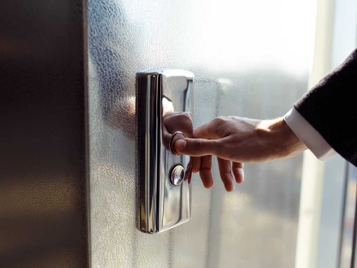 Эстония намерена арестовать российские активы, DDoS-атак станет больше: главное 10 января