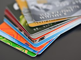 Visa предсказала исчезновение пластиковых карт в России