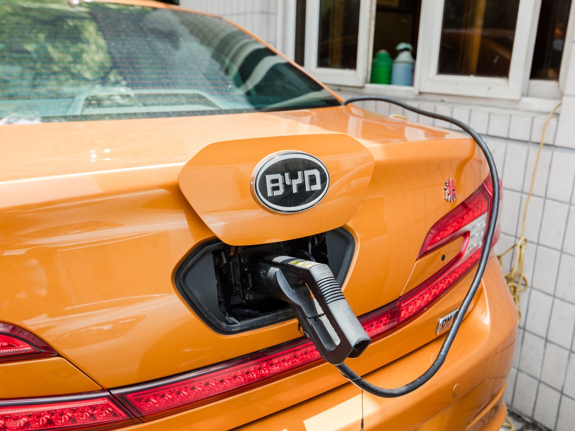 Китайский автоконцерн BYD заявил полном переходе на производство гибридов и электромобилей