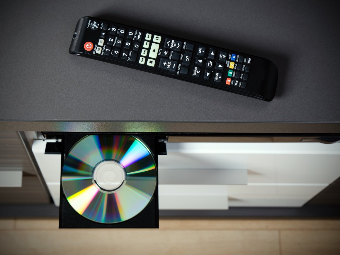 Уход западных киностудий увеличил в России спрос на диски DVD и Blu-ray