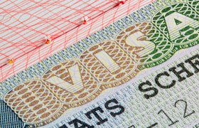 Консульства европейских стран перестали выдавать россиянам шенгенские визы на срок более года — АТОР