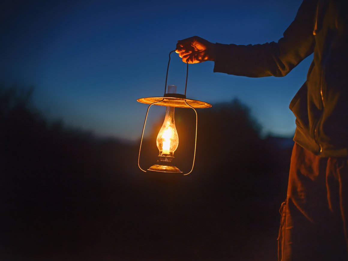 Темные фабрики светлого будущего: как работают предприятия без людей и света