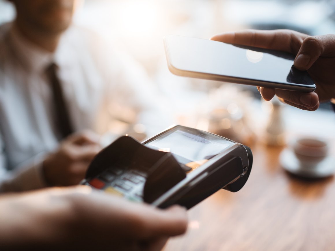 «Сбер» сообщил о тестировании собственного платежного стикера