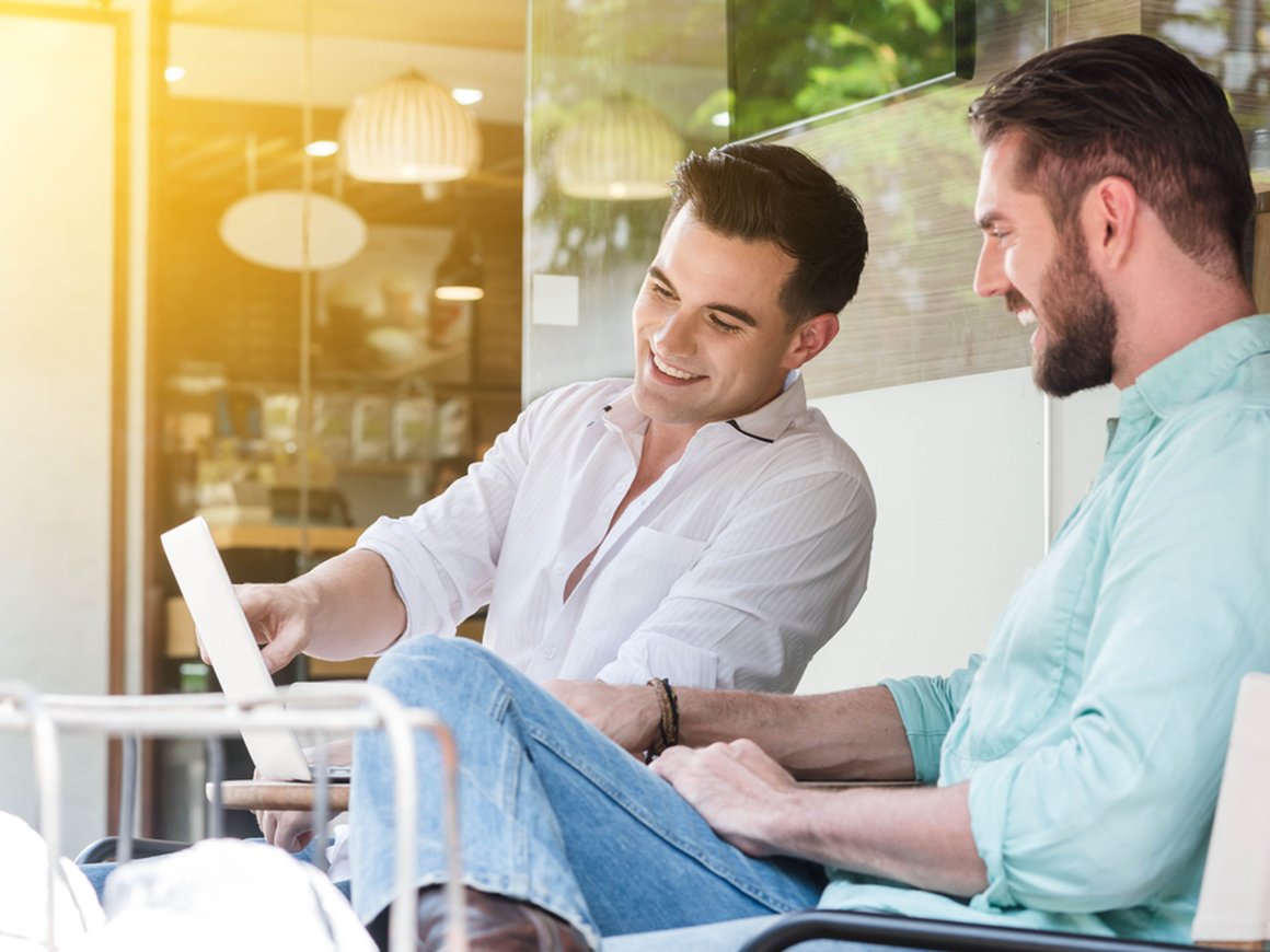 Вакансии дня: комьюнити-менеджер, PR-директор и другие