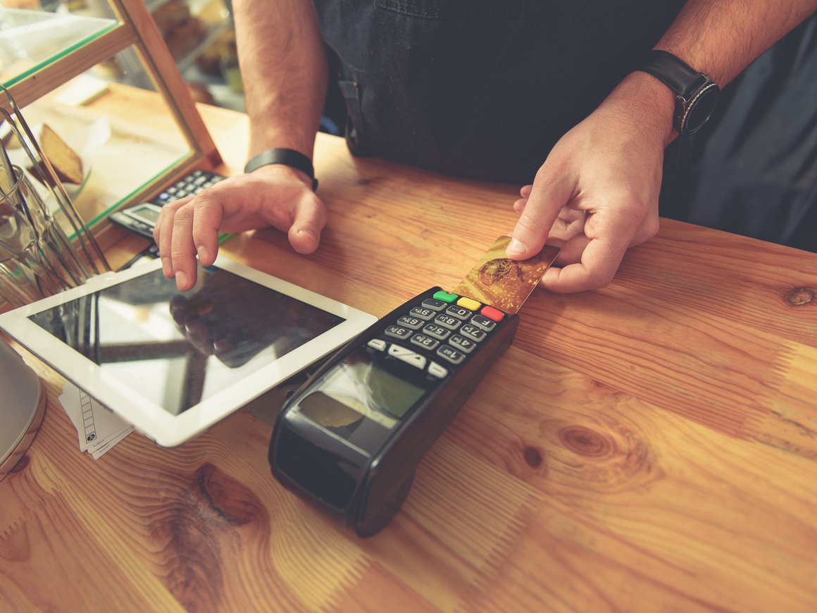 Новые условия приема оплаты: как розничному малому бизнесу быстро адаптироваться к изменениям последних дней