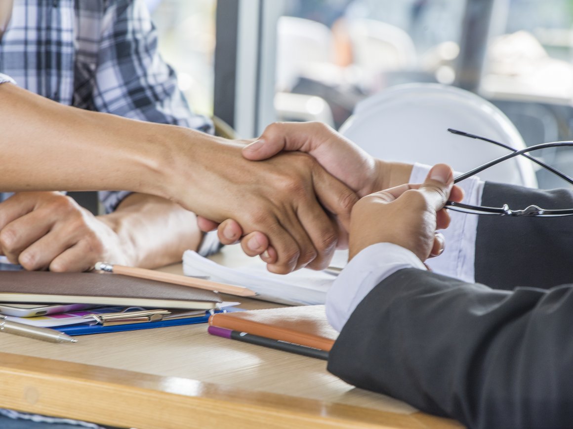 Семь способов понравиться и запомниться собеседнику