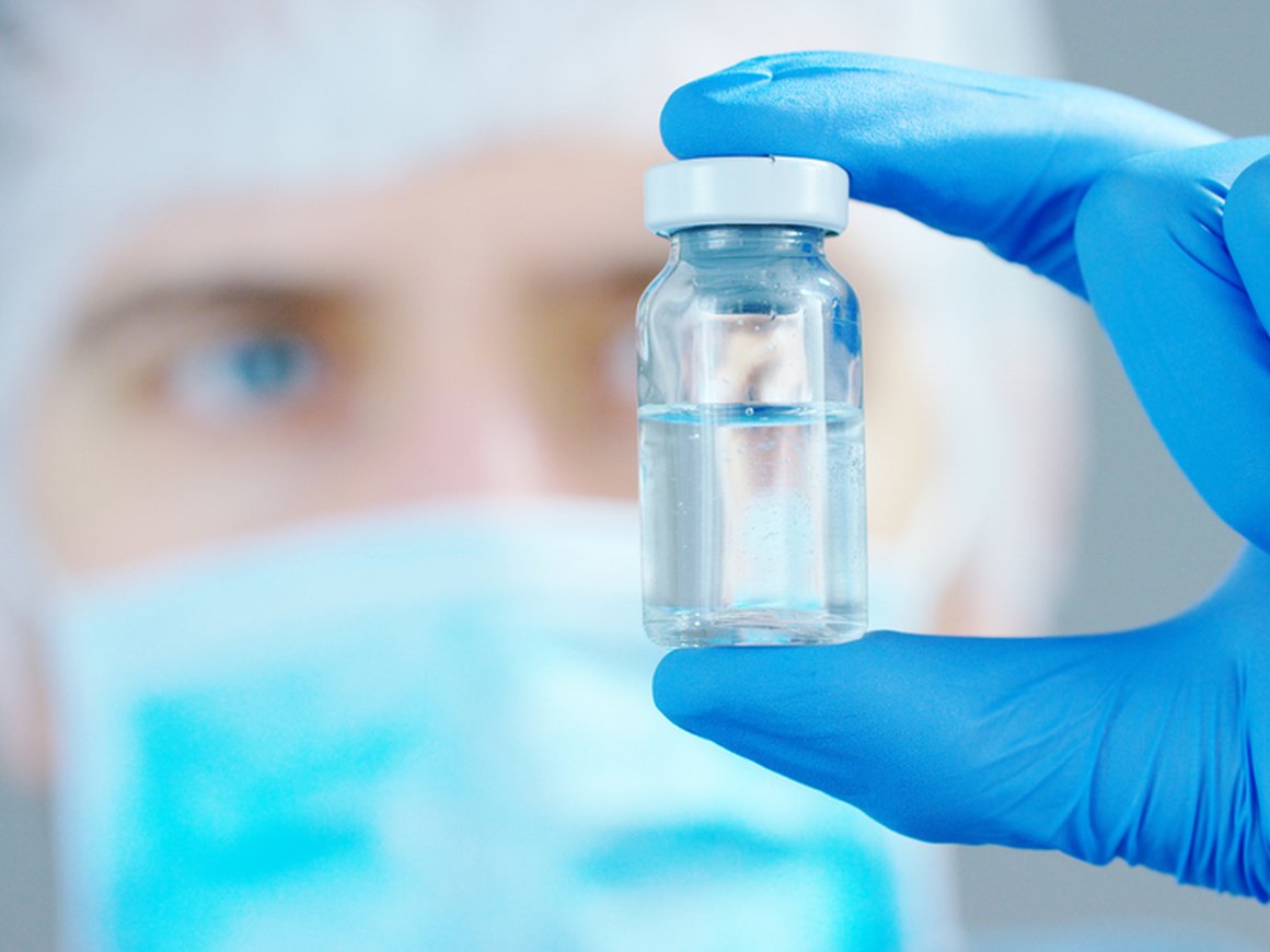 Путин заявил о регистрации в России первой вакцины против коронавируса