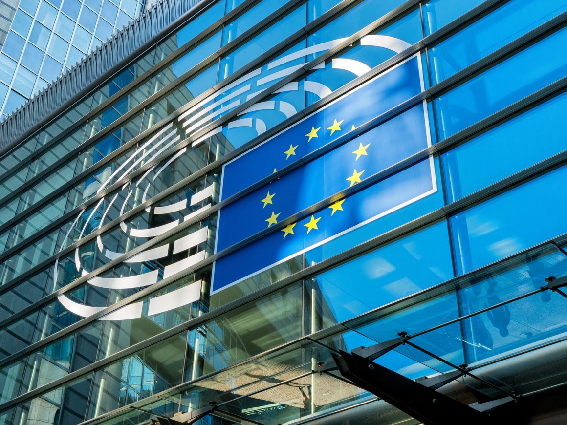 Еврокомиссия смягчила запрет на ввоз россиянами личных вещей