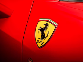 От гоночных автомобилей до элитных суперкаров: история бренда Ferrari