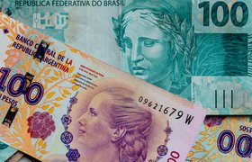 FT: Бразилия и Аргентина обсуждают создание общей валюты
