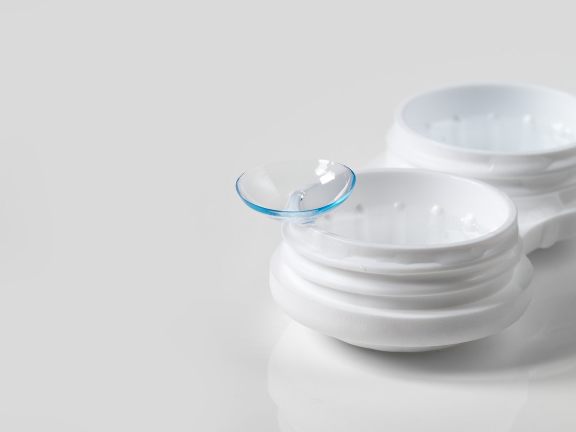 В США одобрены первые в мире контактные линзы, доставляющие лекарство прямо в глаза