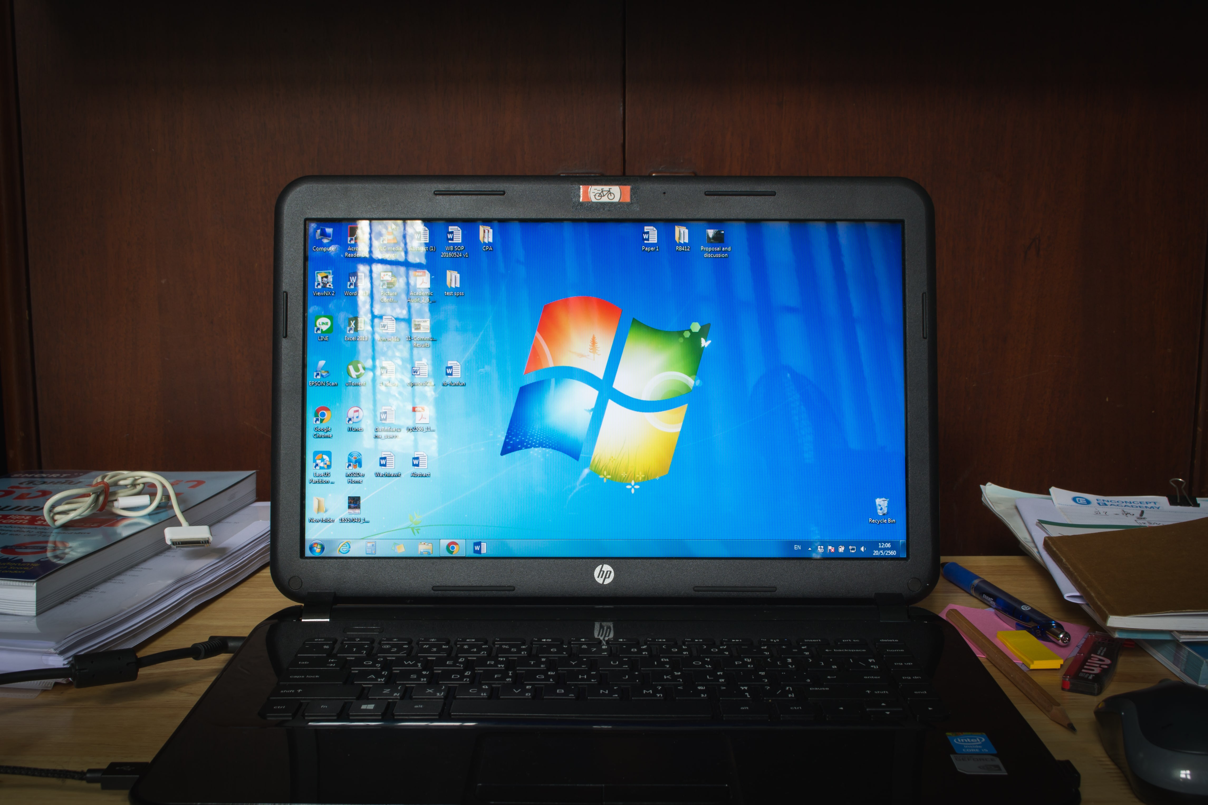 Ноутбук с установленной windows 11. Ноутбук Acer виндовс 7. Компьютер Асер виндовс 7. Монитор Асер виндовс 7.