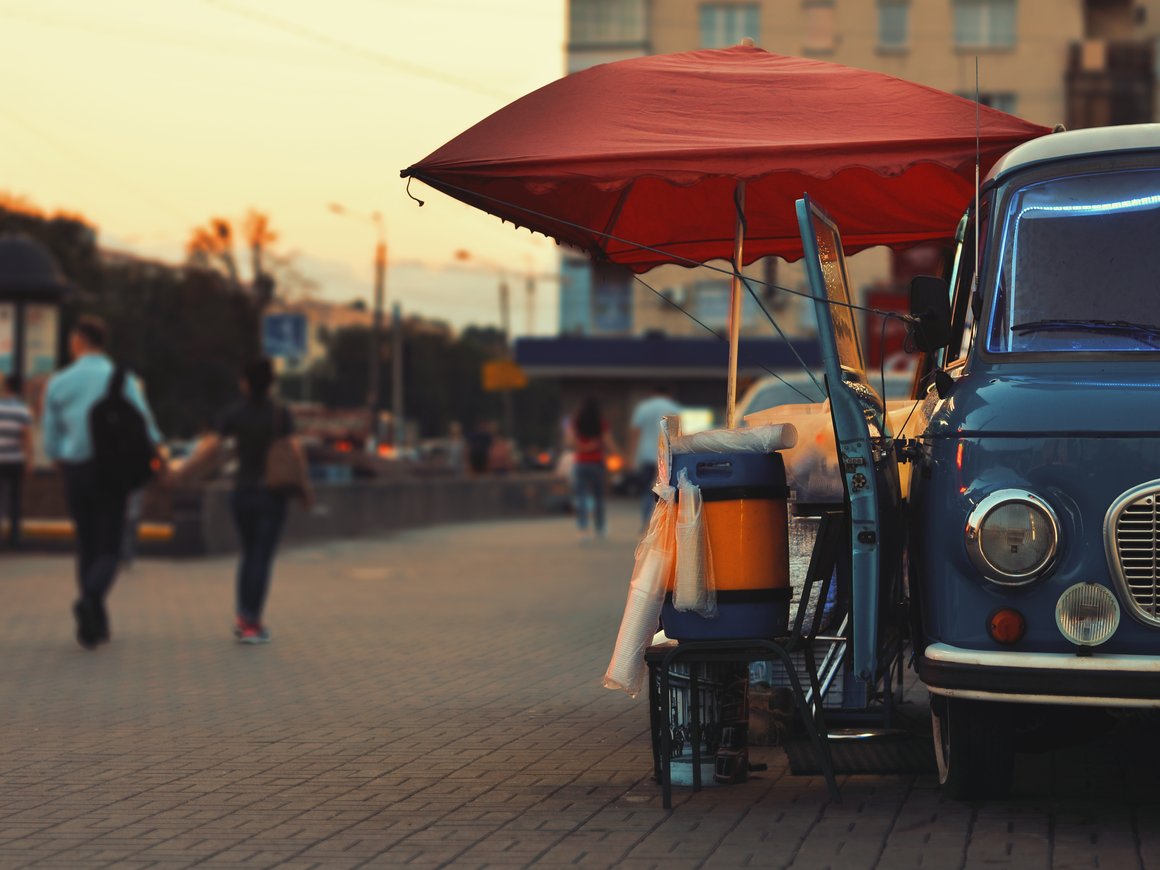 Бизнес на колесах: что нужно учесть, если хотите открыть мобильный стритфуд в России