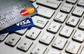 Россиянам стали предлагать дистанционно оформить Visa и Mastercard