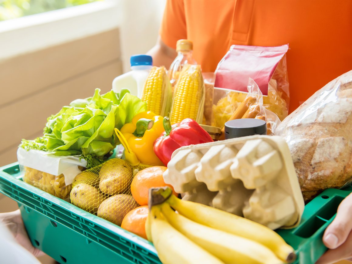 Фонд владельца «Русской аквакультуры» запустил сервис по доставке продуктов «Везука»