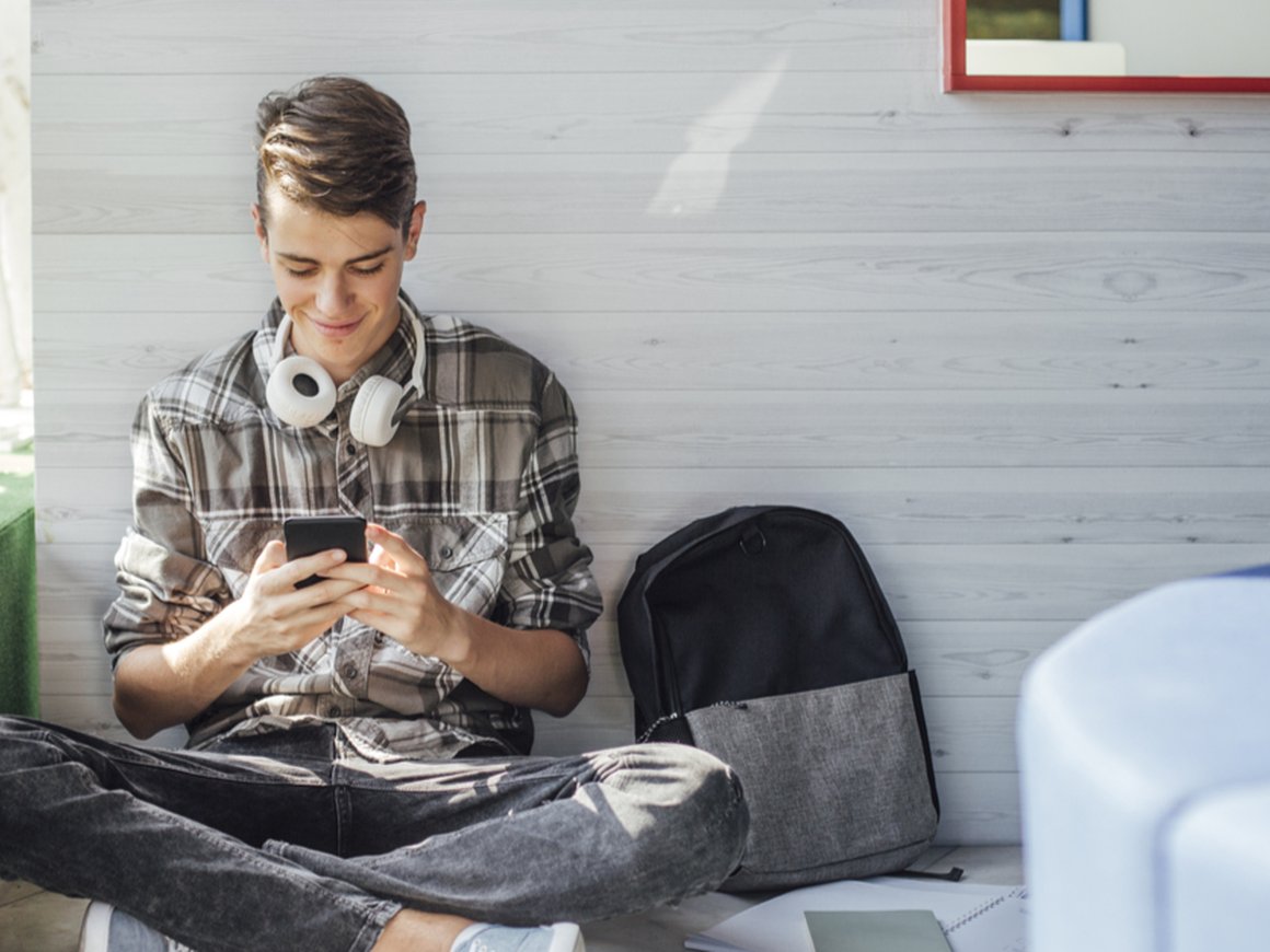 Соцсеть «ВКонтакте» стала самым популярным сервисом для общения у школьников