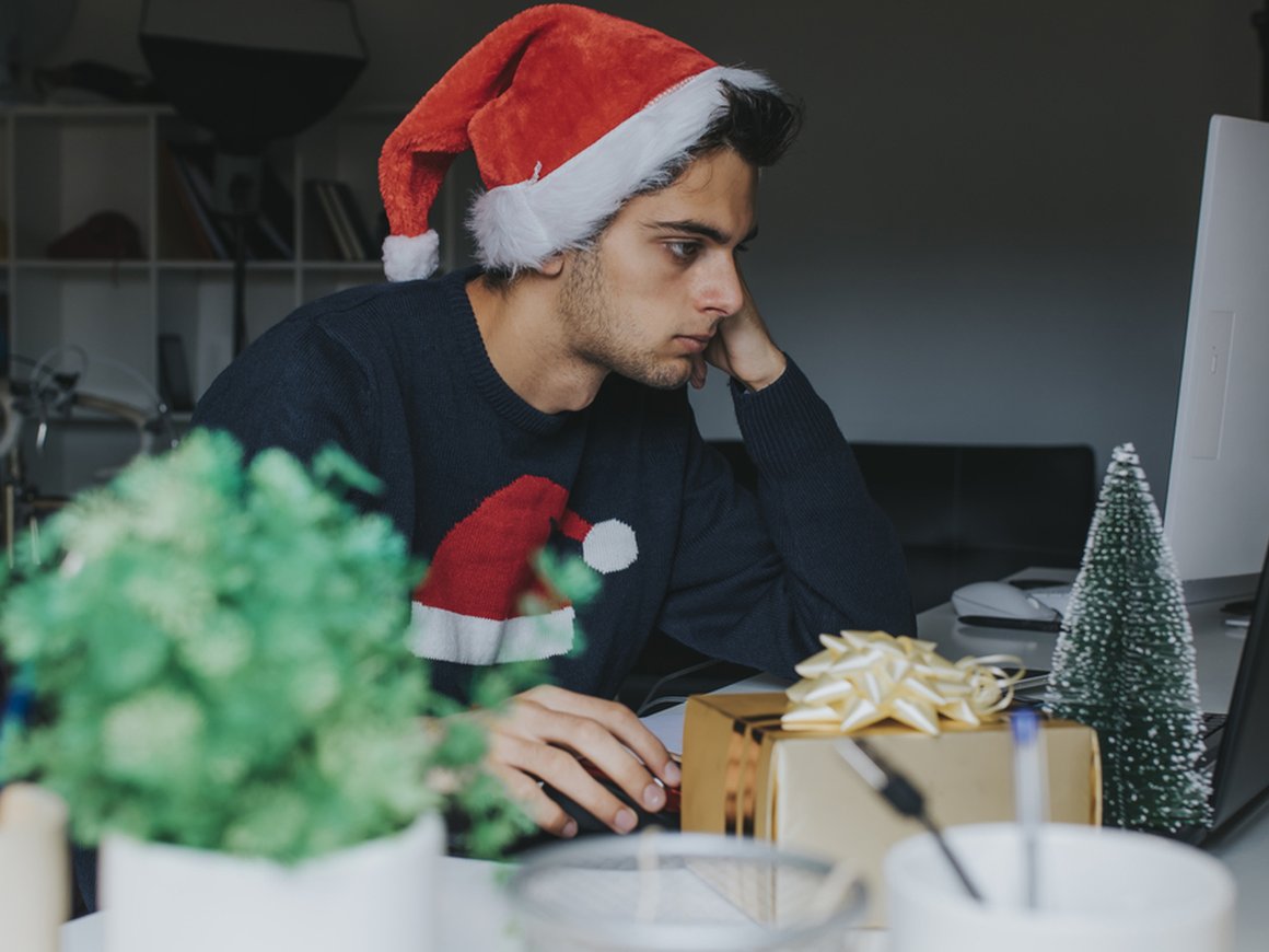 Как поднять моральный дух сотрудников, которые работают в праздники