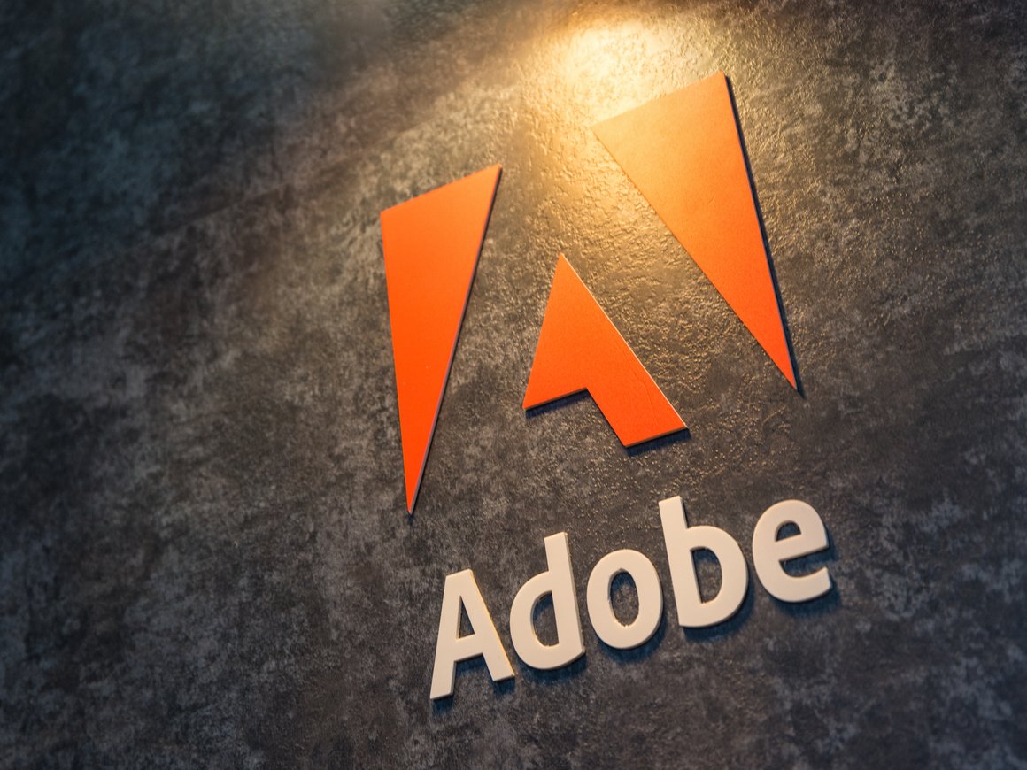 Акции Adobe рухнули на 14% после слабого прогноза по выручке