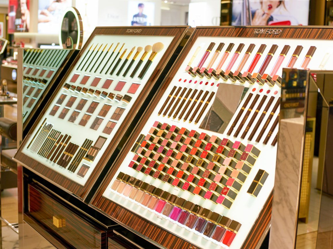 Приостановившая работу в РФ Estee Lauder подала заявку на регистрацию товарного знака Tom Ford