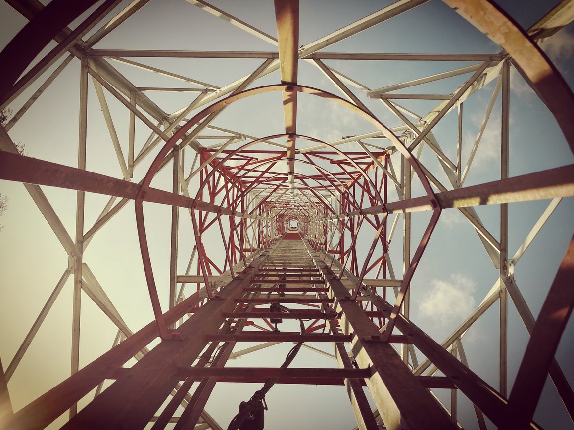 Минцифры предложило обязать иностранные IT-компании платить за трафик российским телеком-операторам