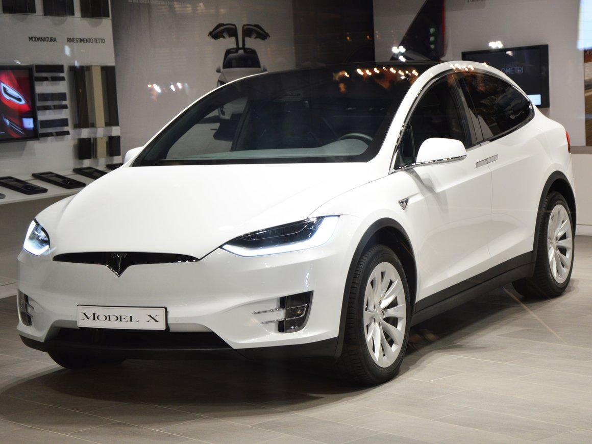 Tesla приостановила поставки Model S/X за пределы Северной Америки