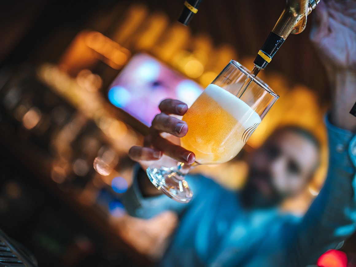 Как маркетологи меняют вкус алкогольных напитков с помощью музыки