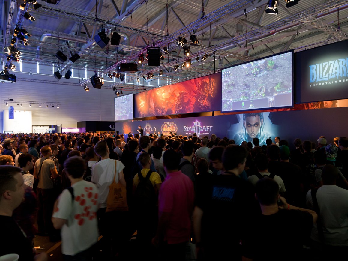 Activision Blizzard уволила 37 сотрудников из-за секс-скандала