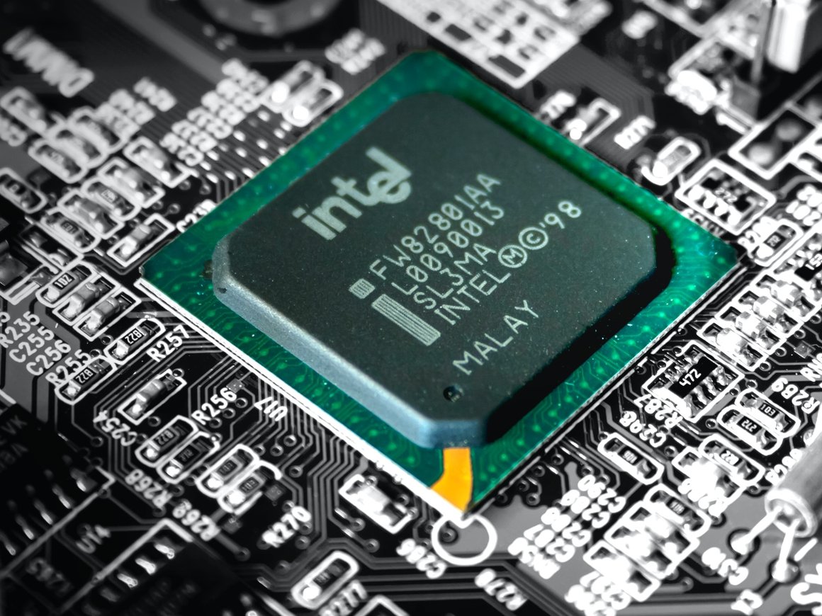Еврокомиссия оштрафовала Intel на $400 млн за «злоупотребление доминирующим положением»