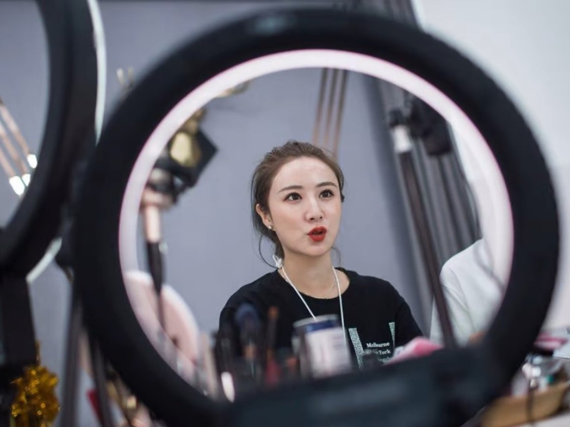 Девушку-блогера из Китая оштрафовали на $210 млн за уклонение от уплаты налогов