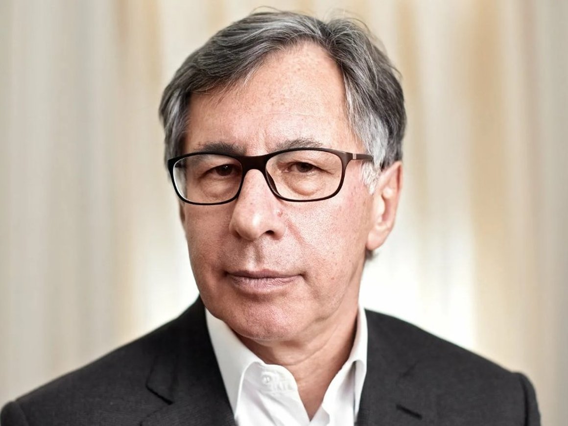 Великобритания частично сняла санкции с российского миллиардера