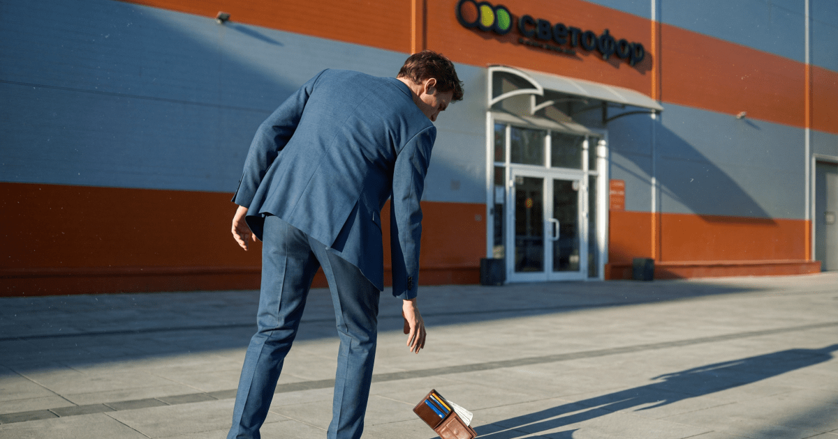 Светофор теряет доход из-за проверок Роспотребнадзора — в Москве чистая прибыль точек сократилась на 77%