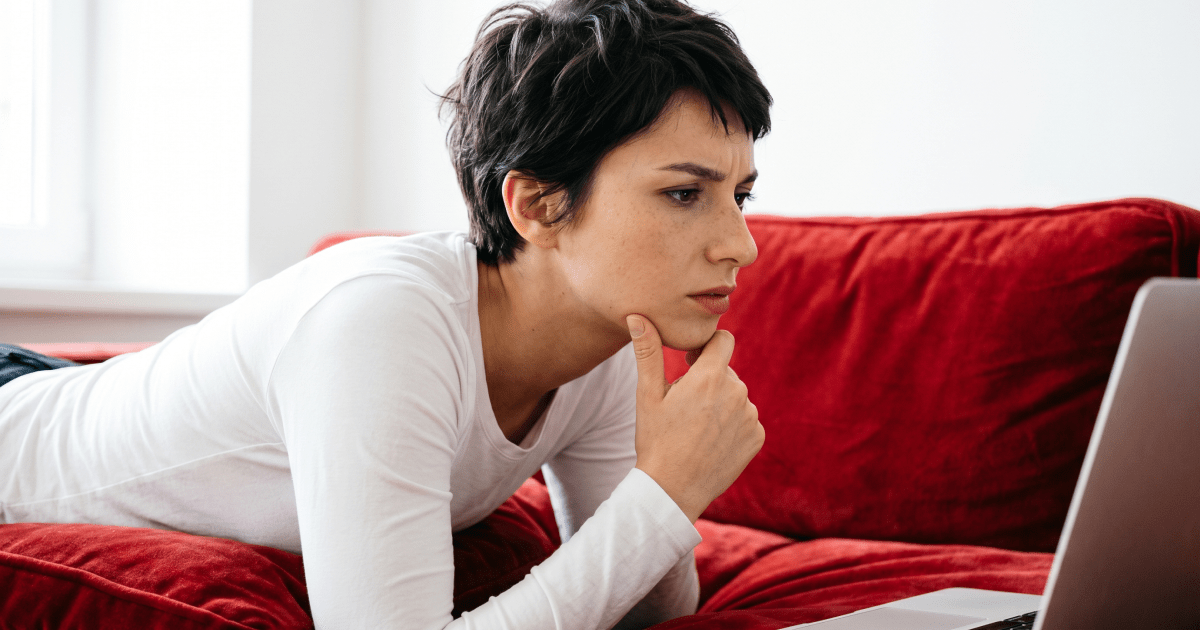 Ритейлеры просят ввести НДС на онлайн-заказы из-за рубежа — маркетплейсы просят повышать налог постепенно