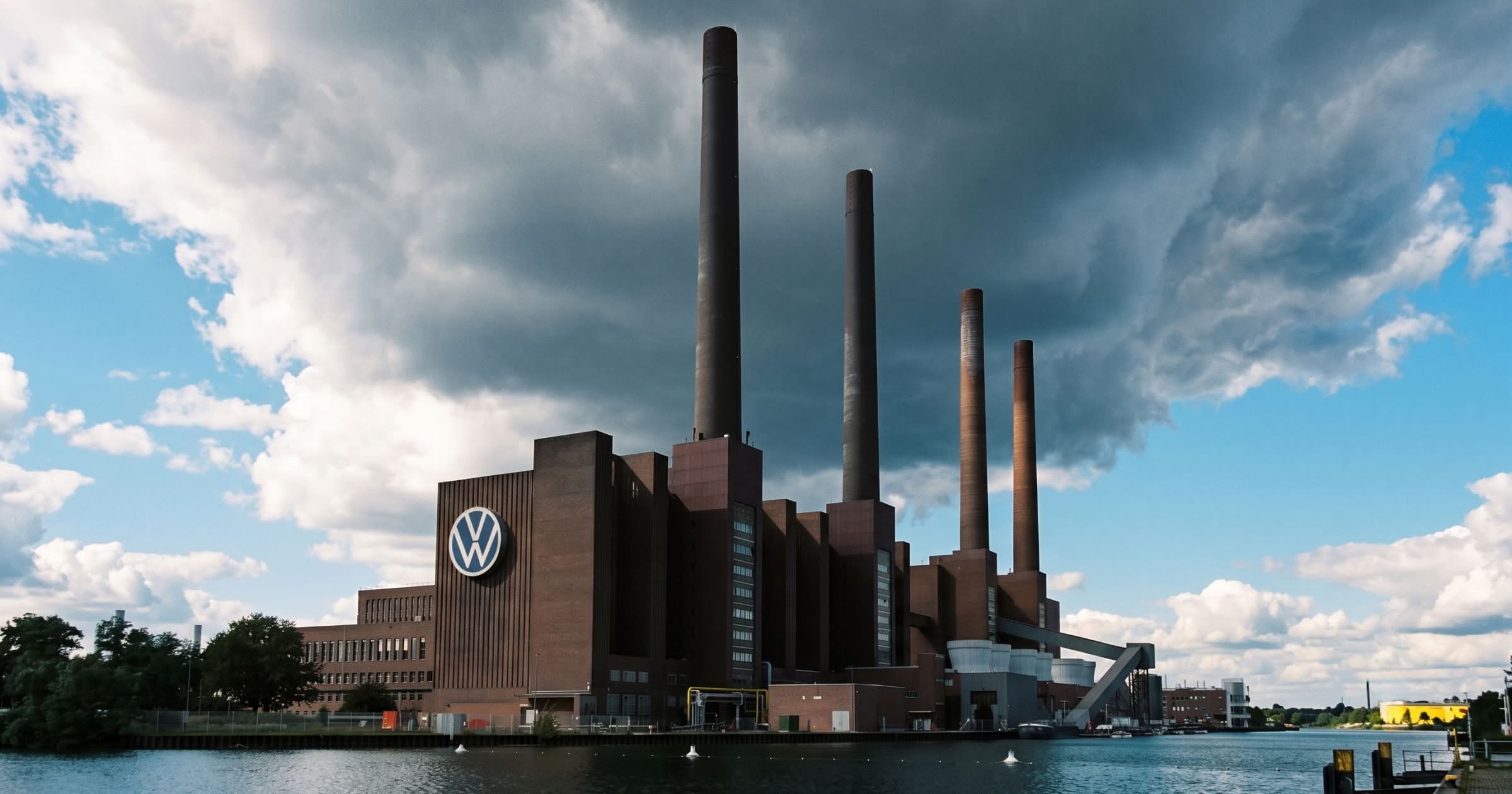 В Volkswagen отказались закрывать заводы ради экономии — вместо этого компания вдвое сократит модельный ряд