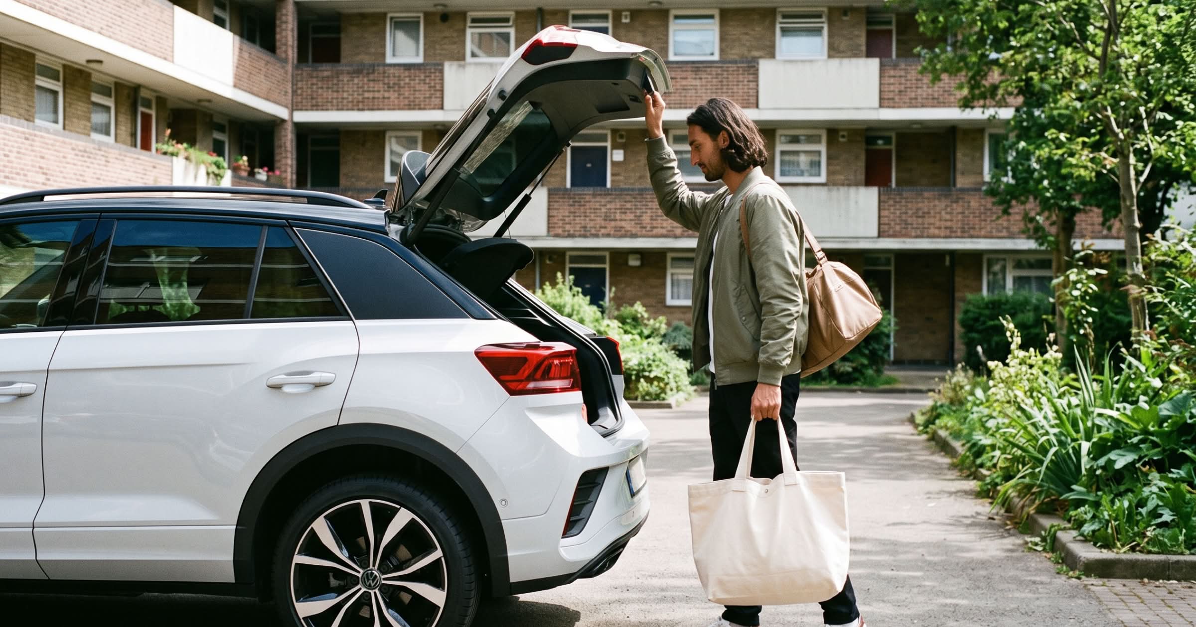 В России начались продажи компактного кроссовера Volkswagen T-Roc — по цене от 2,25 млн ₽