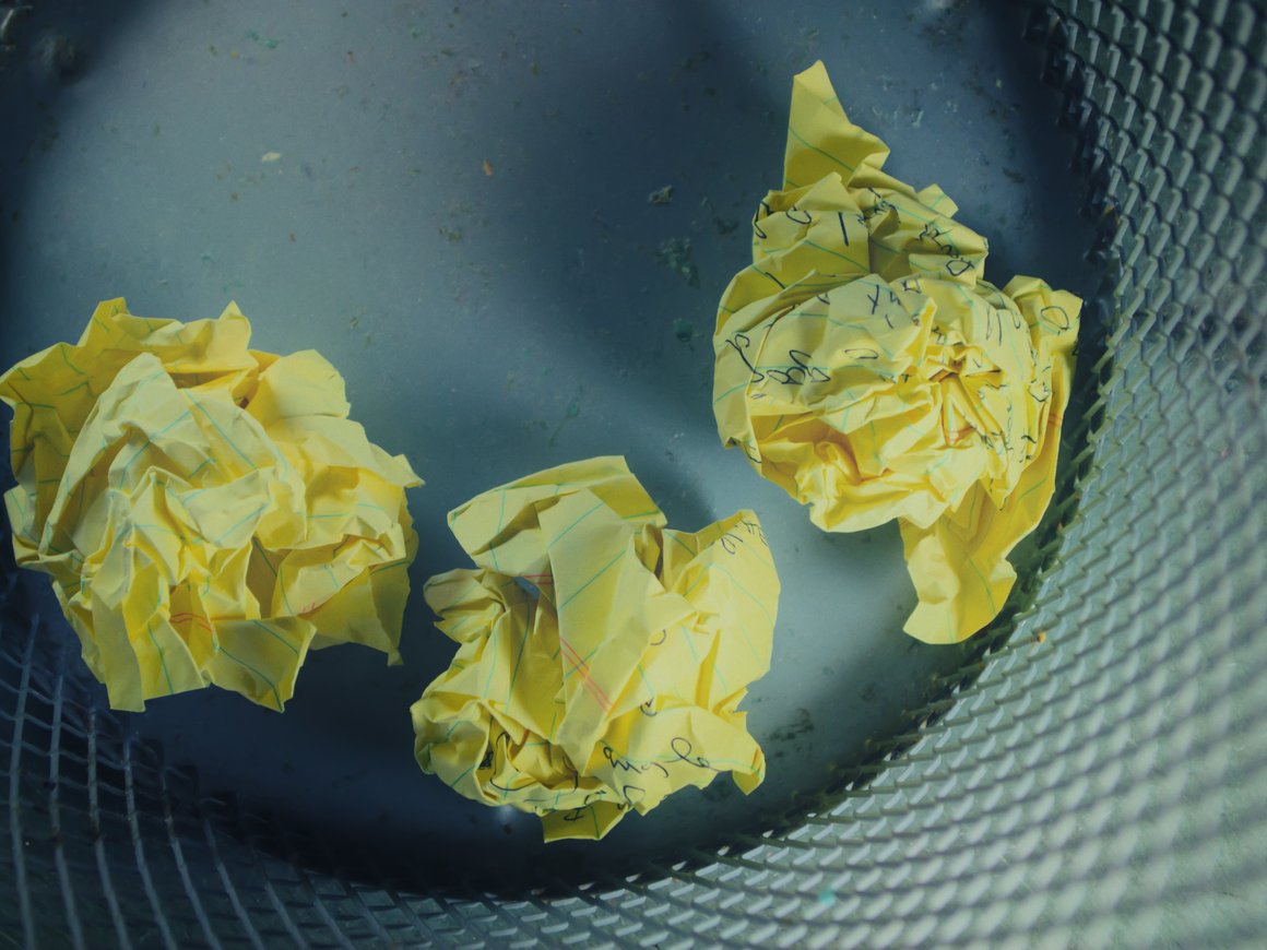 В Минпромторге заявили о пользе для глаз российской желтой офисной бумаги