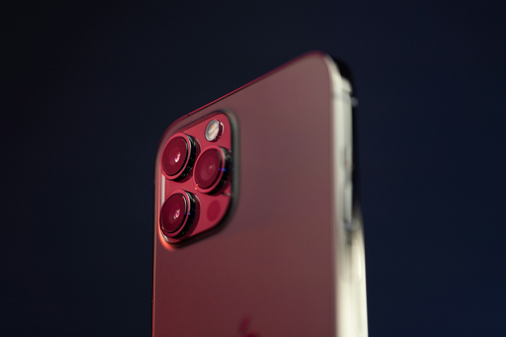 iPhone может подорожать на 43% из-за пошлин Трампа
