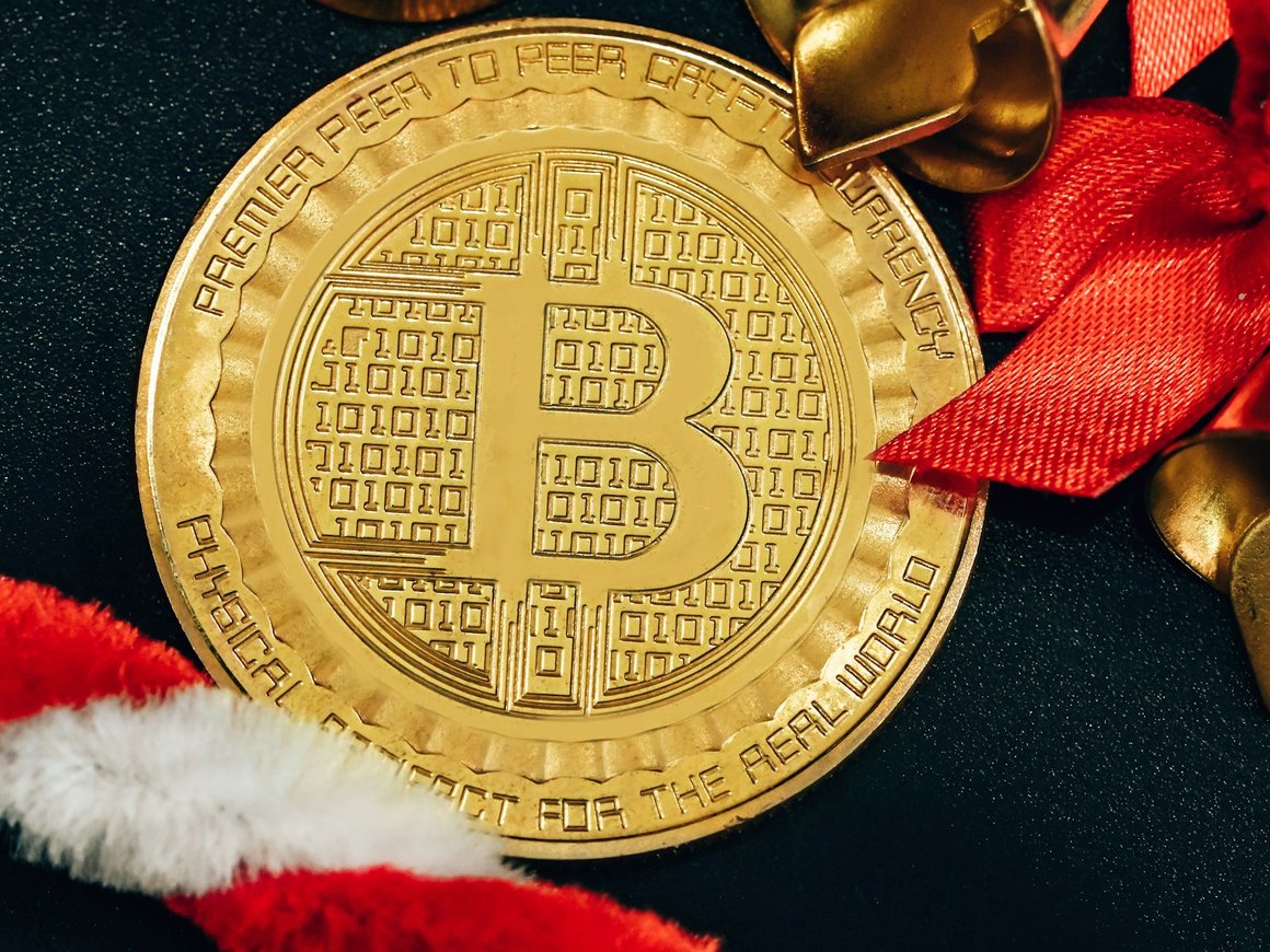 Легализация промышленного майнинга поможет РФ обогнать США — эксперты