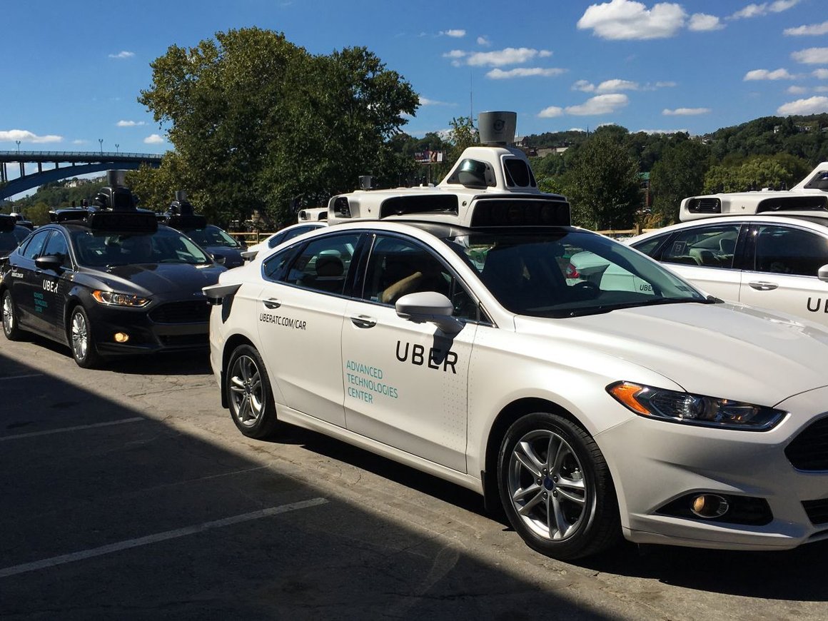 Беспилотная машина Uber насмерть сбила пешехода